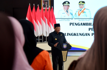 TINGKATKAN PELAYANAN PUBLIK