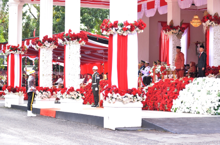 UPACARA PENURUNAN BENDERA DI GORONTALO