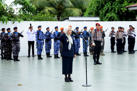 UPACARA DI MAKAM PAHLAWAN NASIONAL