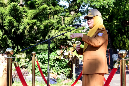 UPIAH KARANJI DAN JILBAB KARAWO
