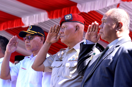 VETERAN HORMAT BENDERA