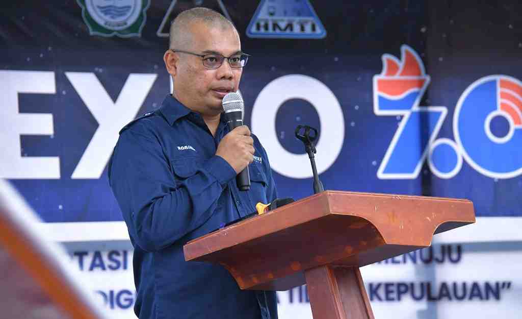 MENJADI MOTIVATOR MEMBANGUN EKOSISTEM DIGITAL