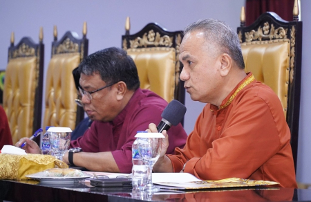 MERUMUSKAN PROGRAM YANG BERDAMPAK BAGI MASYARAKAT