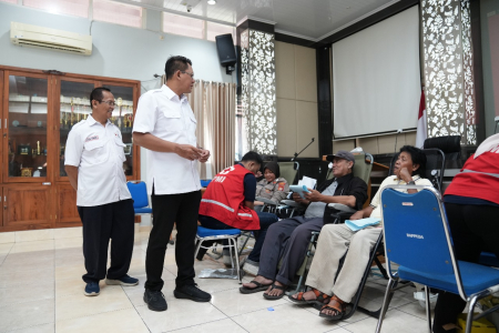 MELIHAT DONOR DARAH