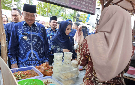 TINJAU STAND UMKM