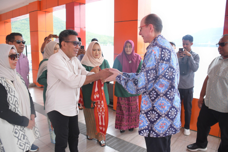 DUTA BESAR SPANYOL KUNJUNGI TIDORE