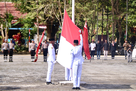  PENGIBARAN BENDERA MERAH PUTIH