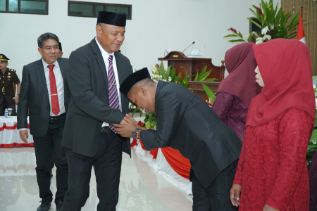 PENGAMBILAN SUMPAH PAW ANGGOTA DPRD TIDORE