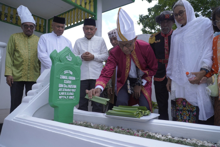 ZIARAH MAKAM PAHLAWAN NASIONAL