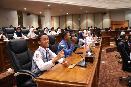 EDUKASI ANTIKORUPSI BAGI PELAJAR BOJONEGORO