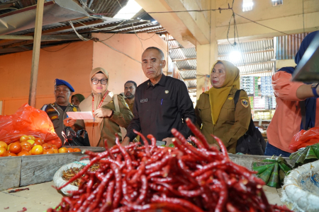 SIDAK HARGA BAHAN POKOK DI PASAR GOSALAHA