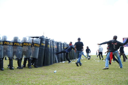 SIMULASI PENGAMANAN UNJUK RASA