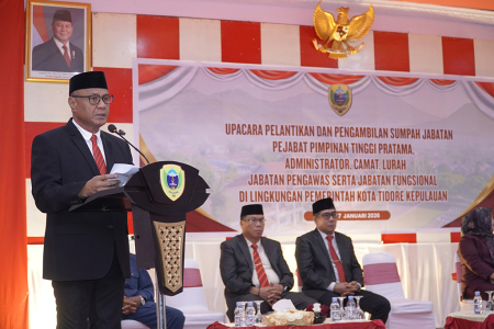 BERIKAN PELAYANAN TERBAIK KEPADA MASYARAKAT