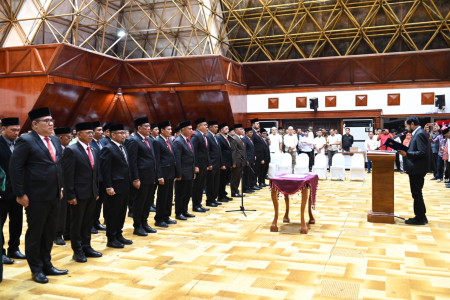GUBERNURACEH LANTIK 25 PEJABAT