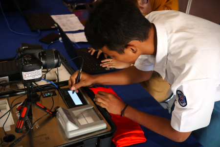 PEREKAMAN TANDA TANGAN ELEKTRONIK E-KTP