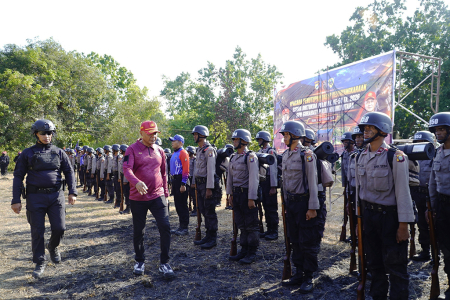 PENUTUPAN PENDIDIKAN PEMBENTUKAN BINTARA POLRI