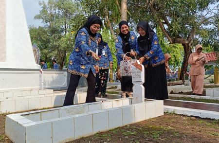 ZIARAH MAKAM PAHLAWAN