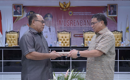 PENYERAHAN POKOK PIKIRAN DPRD