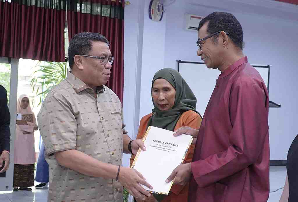 ANALISIS KEUANGAN TERBAIK 