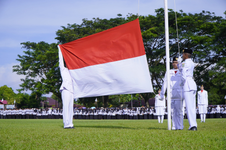 PENGIBARAN BENDERA MERAH PUTIH 