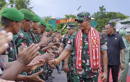 KUNJUNGAN PANGDAM XV/PATIMURA 