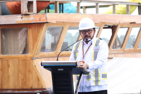 PELUNCURAN KAPAL WISATA PINISI