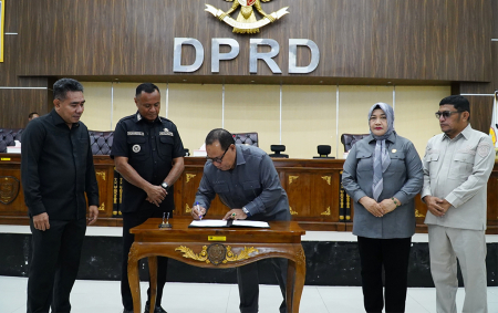 TINGKATKAN KUALITAS PELAYANAN PUBLIK