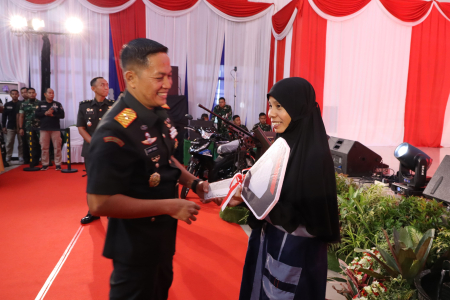SERAHKAN SIMBOLIS KUNCI RUMAH