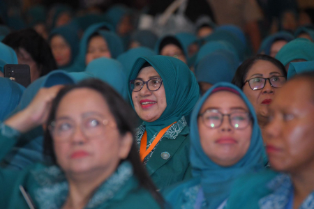 HADIRI PELANTIKAN KETUA UMUM TP PKK PUSAT