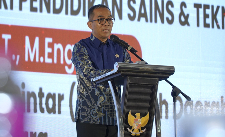 PESATNYA PERKEMBANGAN TEKNOLOGI INFORMASI