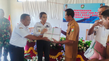 BUPATI SBD SERAHKAN DOKUMEN PBB