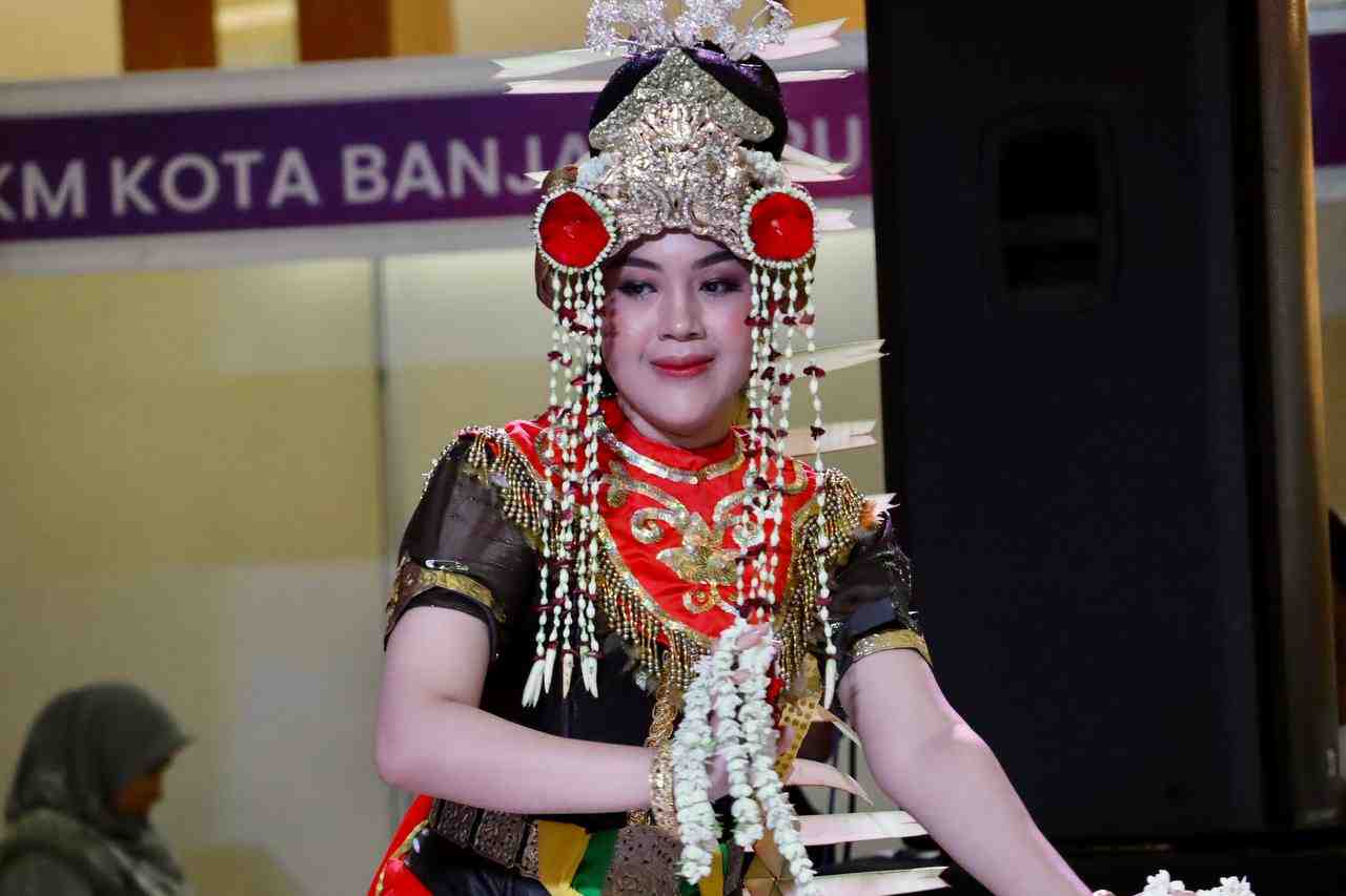 TARI BAKSA KEMBANG