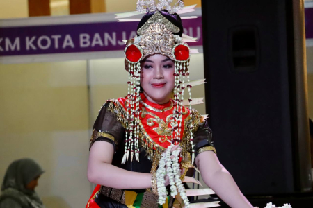 TARI BAKSA KEMBANG