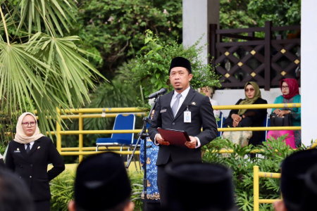 BANGUN INFRASTRUKTUR UNTUK RAKYAT