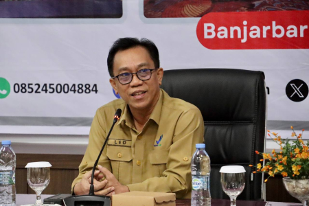 KOMITMEN TERAPKAN KEAMANAN PANGAN