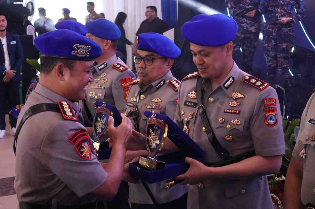PENGHARGAAN PENANGANAN KEAMANAN PERAIRAN