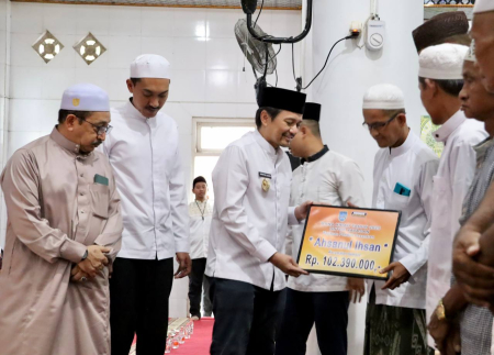 BERIKAN BANTUAN