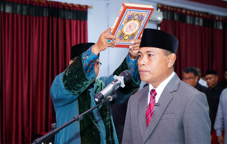 PENGAMBILAN SUMPAH DIREKTUR PERUMDA AKE MAYORA