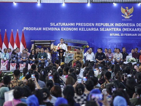 PRESIDEN BERTEMU NASABAH PNM MEKAAR DI BITUNG