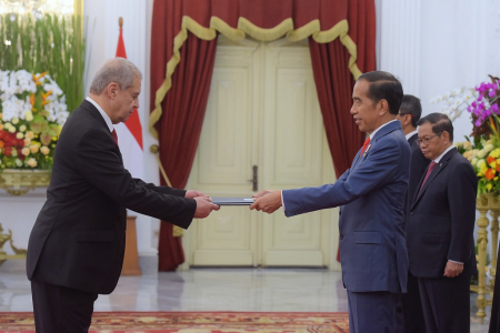 PRESIDEN JOKOWI TERIMA SURAT KEPERCAYAAN DUBES LBBP