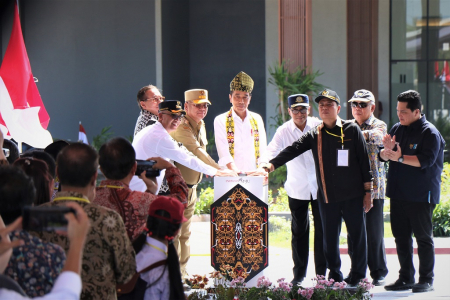 PRESIDEN RESMIKAN BANDARA SINGKAWANG