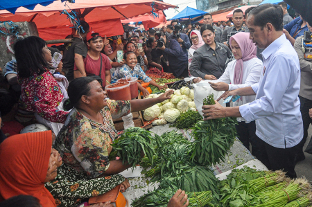 PRESIDEN JOKO WIDODO KUNJUNGI PASAR MODERN KOTA BENGKULU