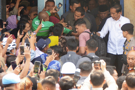 KUNJUNGAN PRESIDEN DI PASAR BULULAWANG MALANG