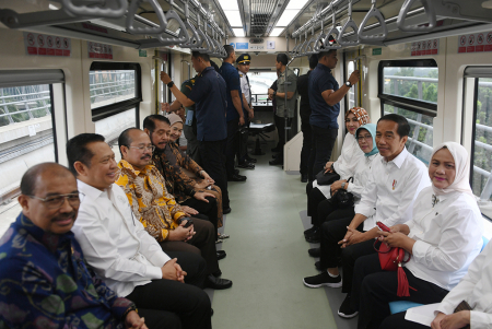 PRESIDEN RESMIKAN LRT JABODEBEK