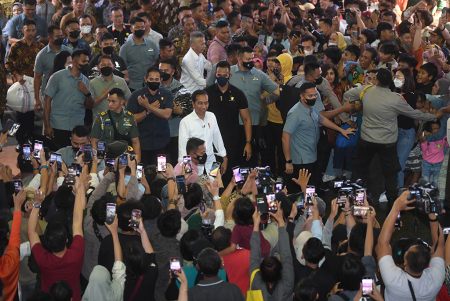 PRESIDEN MENINJAU PASAR TANAH ABANG