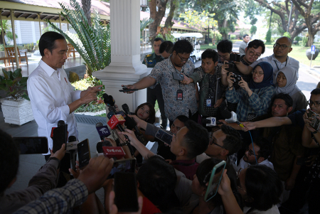 PRESIDEN TERIMA SURAT PENGUNDURAN DIRI MENTERI PERTANIAN