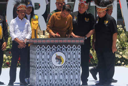 PRESIDEN RESMIKAN PAPUA YOUTH CREATIVE HUB