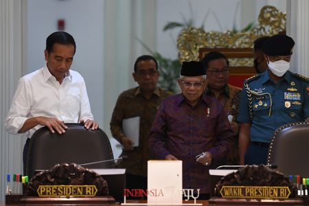 RAPAT TERBATAS KERANGKA EKONOMI MAKRO 2024
