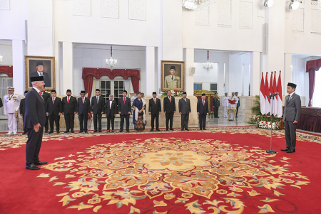 PRESIDEN FIFA TERIMA TANDA BINTANG JASA