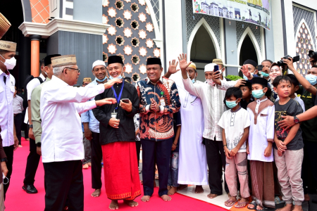 BERI SALAM KEPADA JEMAAH